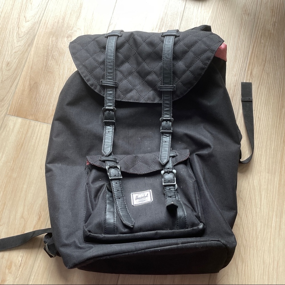 Herschel little America backpack 25L black